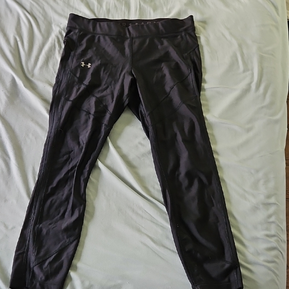 Under Armour Jet Black Performance Leggings 7_